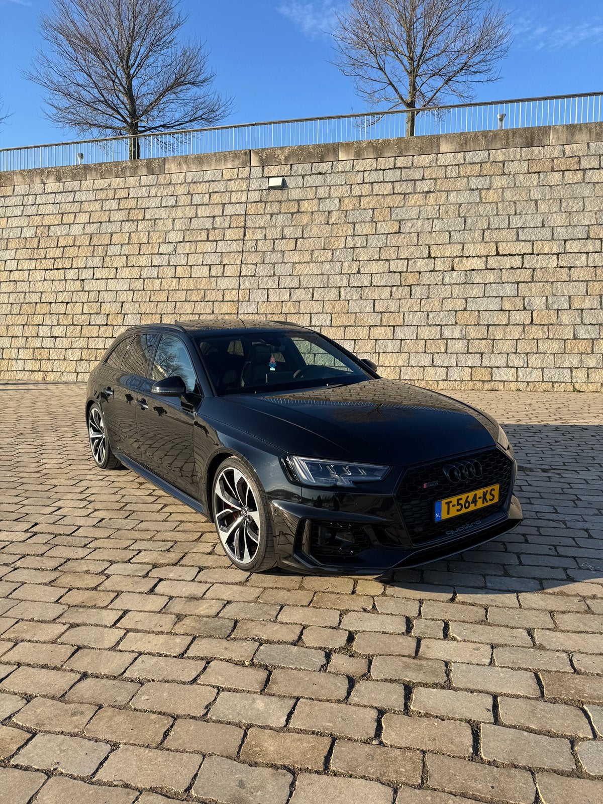 Foto 3 van Audi RS4 Avant 2.9 TFSI quattro Pano|HuD|RS Seat|B&O
