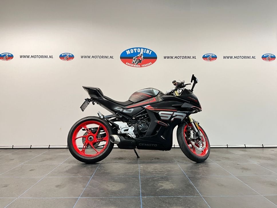 CFMOTO 450 SRS (bj 2024) 3,720 km, 2 cilinders, Bedrijf, Onbekend, Onbekend
