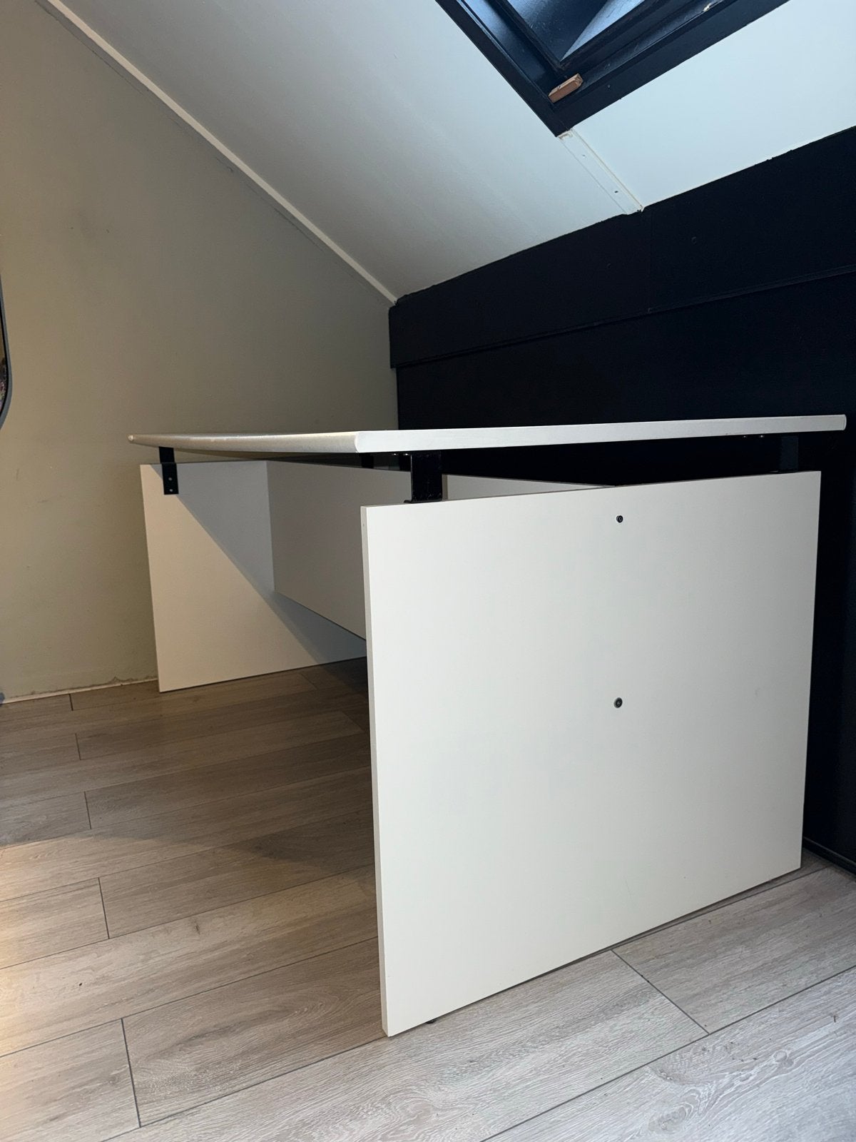 Wit bureau, Huis en Inrichting, Bureaus, Ophalen, Gebruikt, Met lades, Spaanplaat of MDF