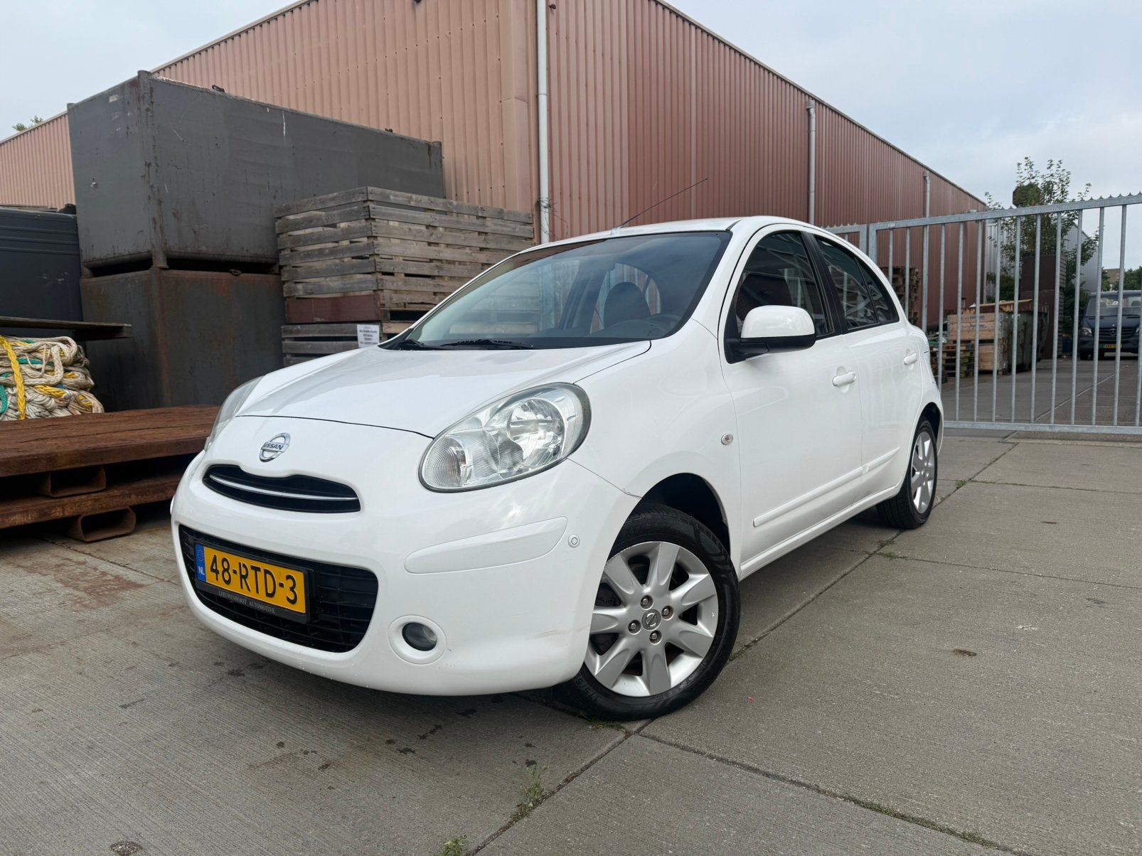 Nissan Micra 1.2 Connect AUTOMAAT AIRCO NAVI P.SENSOREN, Auto's, Nissan, 31 €/maand, 1198 cc, Wit, Origineel Nederlands
