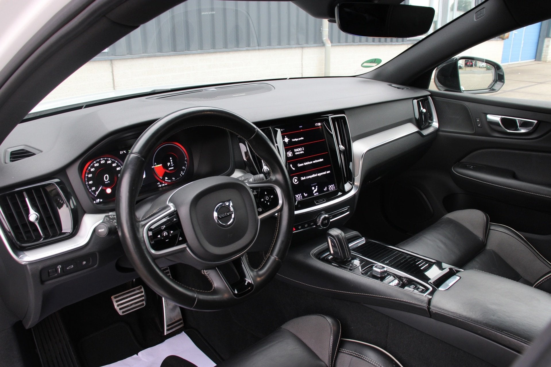 Volvo S60 2.0 T8 AWD R-Design Pano Memory Harman&Kardon BTW, Auto's, Automaat, Dealer onderhouden, Gebruikt, Zwart