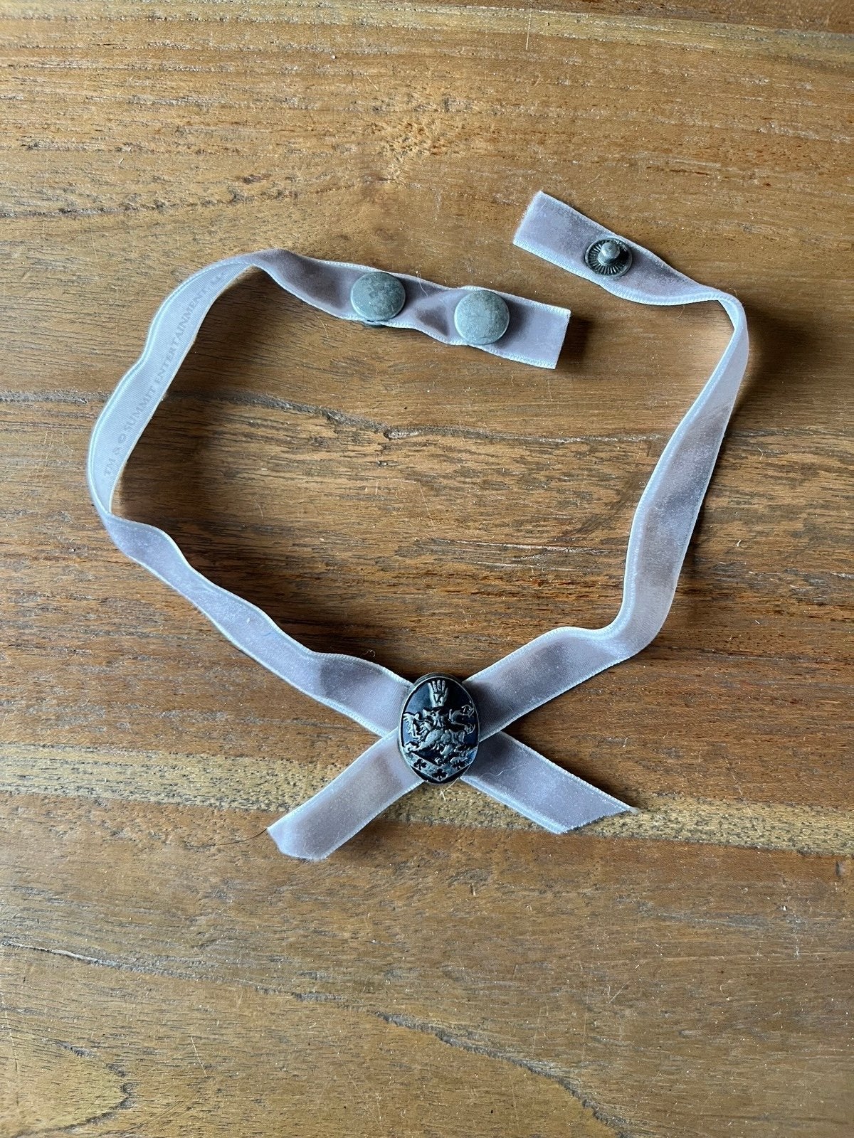 Twilight Choker Ketting - Alice cullen, crest, Ophalen of Verzenden, Zo goed als nieuw, Grijs, Overige materialen