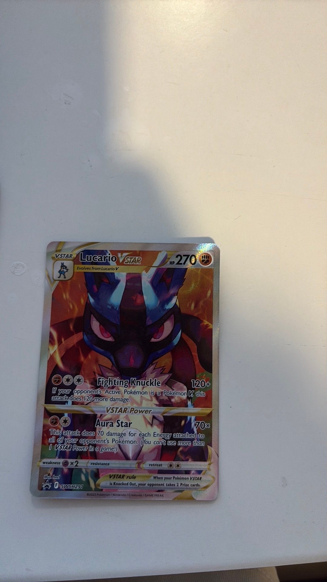 Pokemkn kaart lucario vmax, Ophalen, Zo goed als nieuw