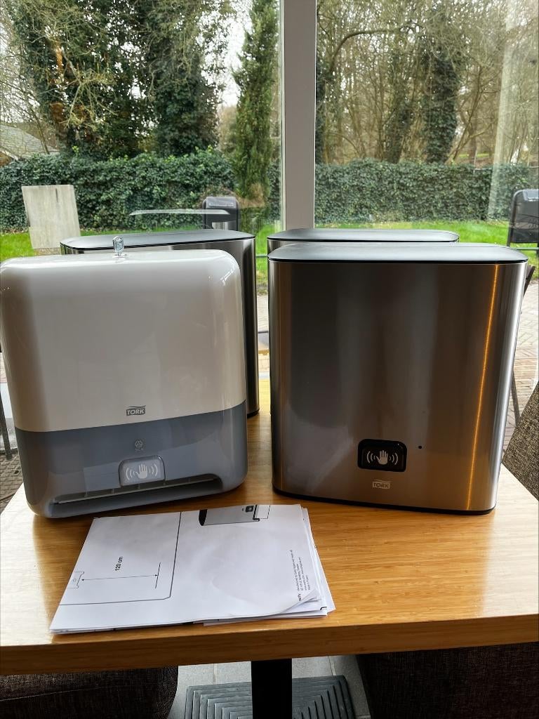 4 stuks horeca Tork Matic Handdoekrol Dispenser zgan, Ophalen, Zo goed als nieuw