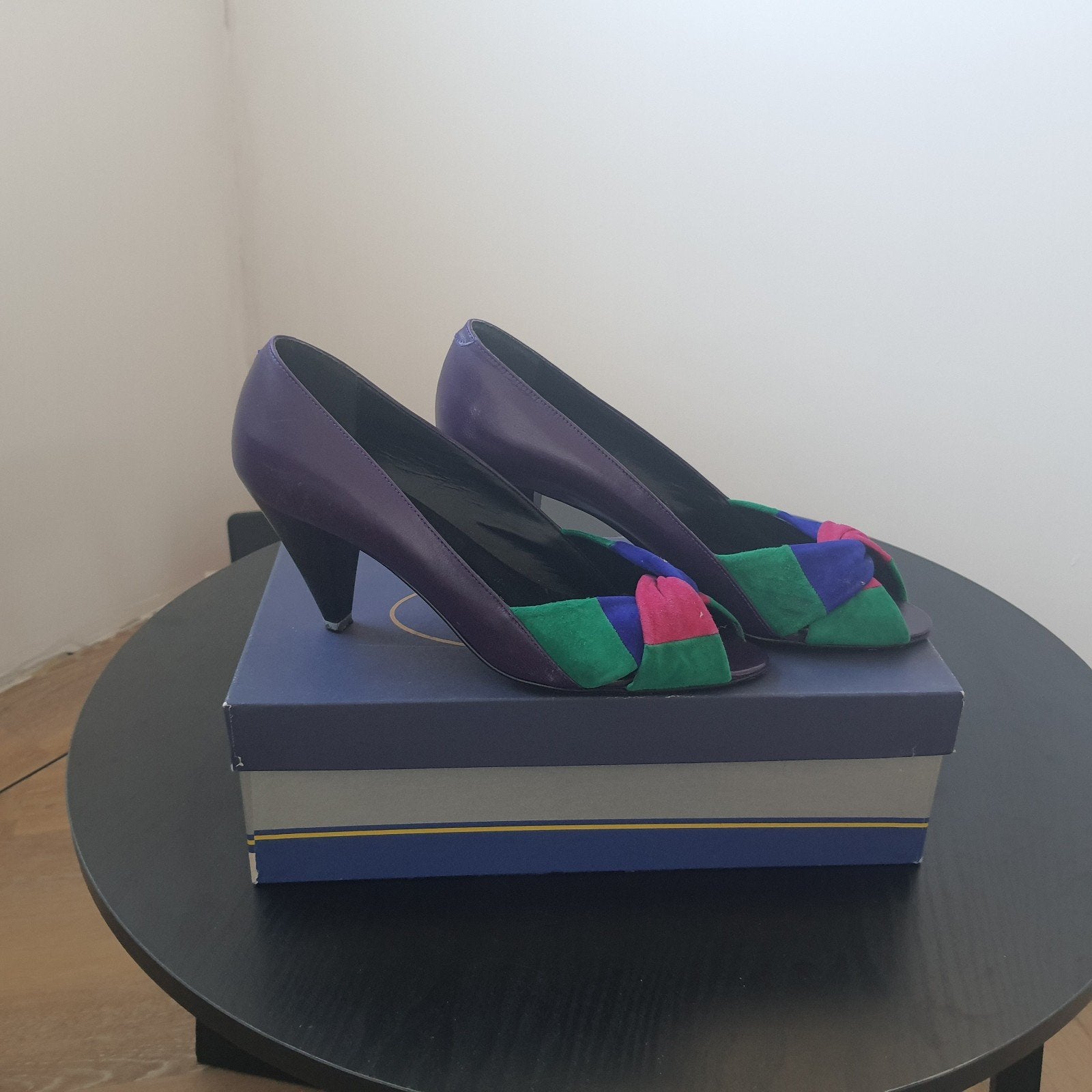 Mooie italiaanse pumps maat 38 van FLORDILUNA, Ophalen, Pumps, Overige kleuren, Zo goed als nieuw