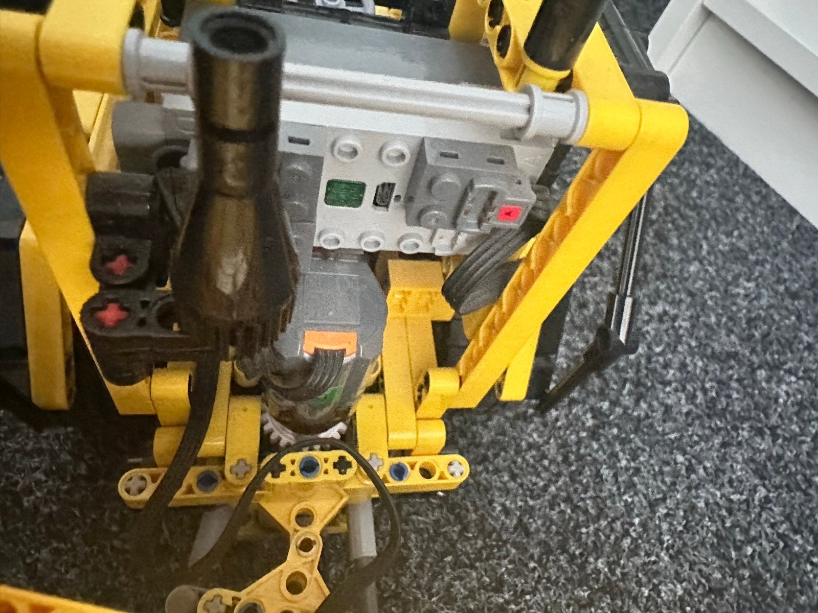 Lego Technic Volvo A60H Dumptruck, Ophalen of Verzenden, Zo goed als nieuw