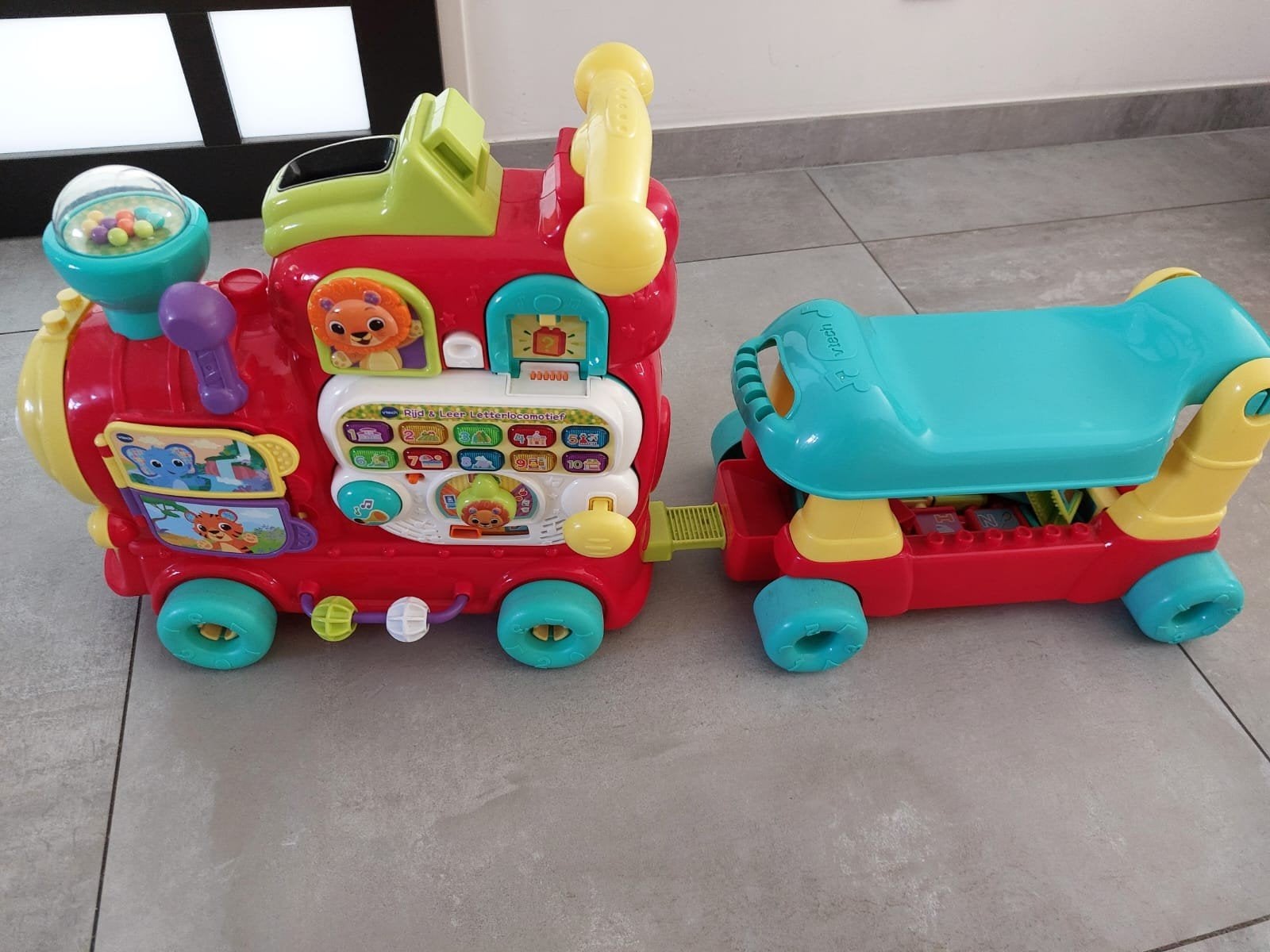 VTech Baby Speeltrein 4-in-1: Loopwagen, Rijder, kar  Panee, Kinderen en Baby's, Ophalen, Gebruikt, 6 maanden tot 2 jaar