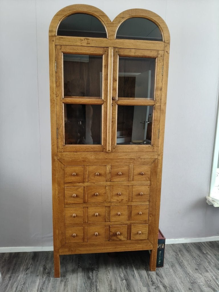 Prachtige massief houten apothekerskast / vitrinekast, Ophalen, Gebruikt, Met deur(en), Glas