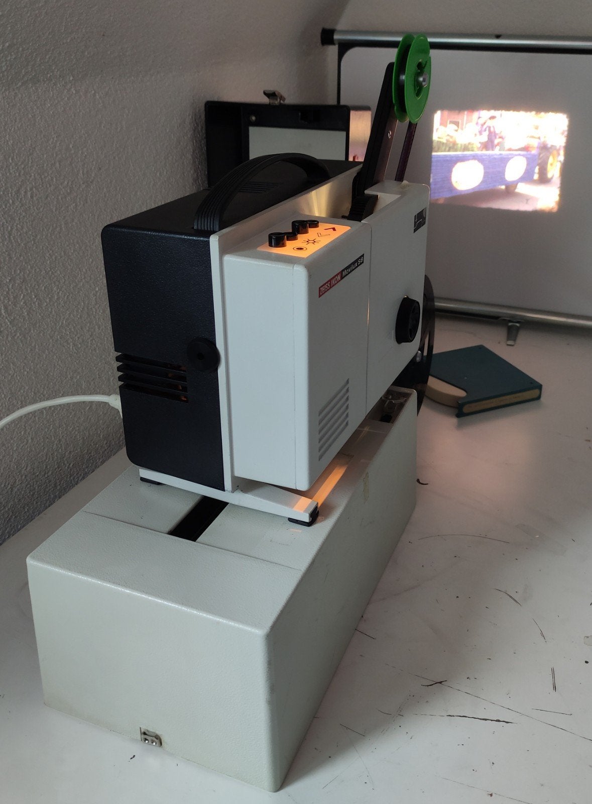 ZEISS IKON SUPER 8 FILMPROJECTOR met L&H FILM, Verzamelen, Ophalen of Verzenden, 1960 tot 1980, Projector