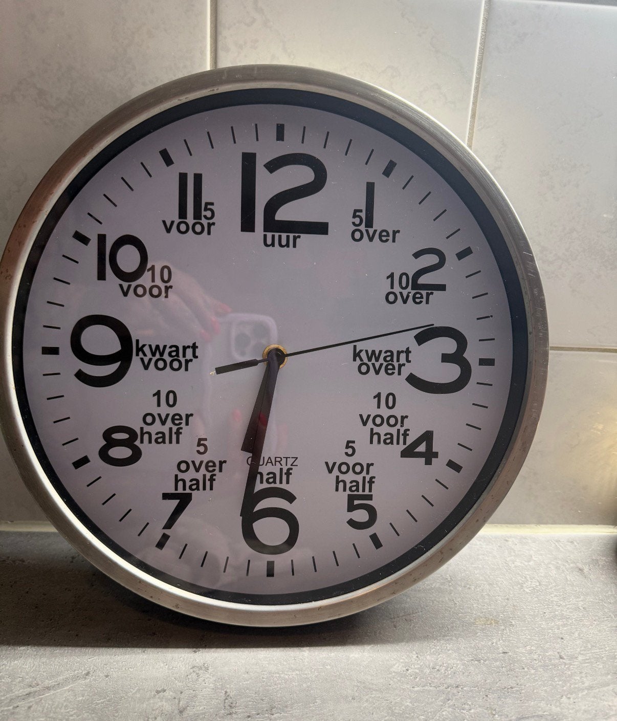 Hulp bij klok kijken!, Ophalen of Verzenden, Zo goed als nieuw, Wandklok