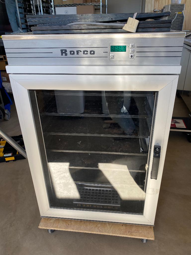 Rofco rijskast RK48, Ophalen