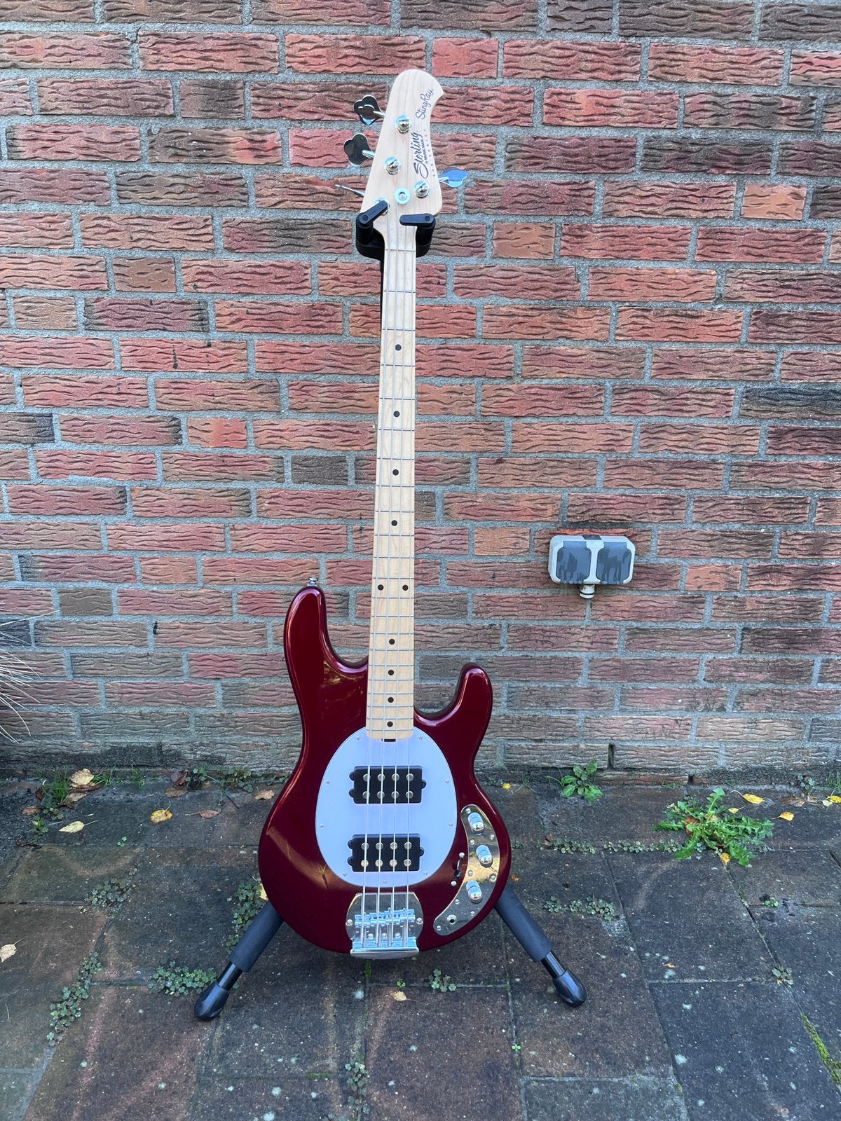 Sterling by Music Man StingRay Ray4 HH – Candy Apple Red, Ophalen, Nieuw, Elektrisch