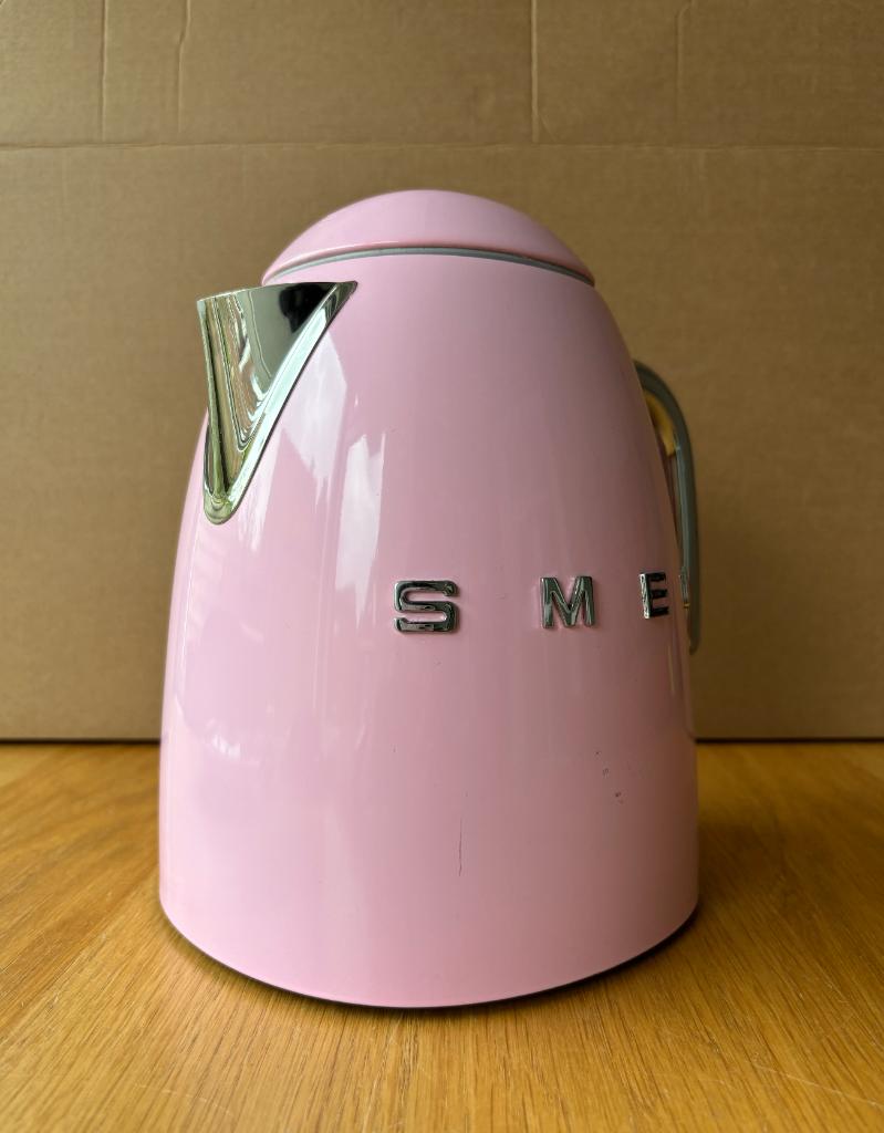 Roze Smeg waterkoker, 1 tot 2 liter, Ophalen of Verzenden, Gebruikt, Rvs