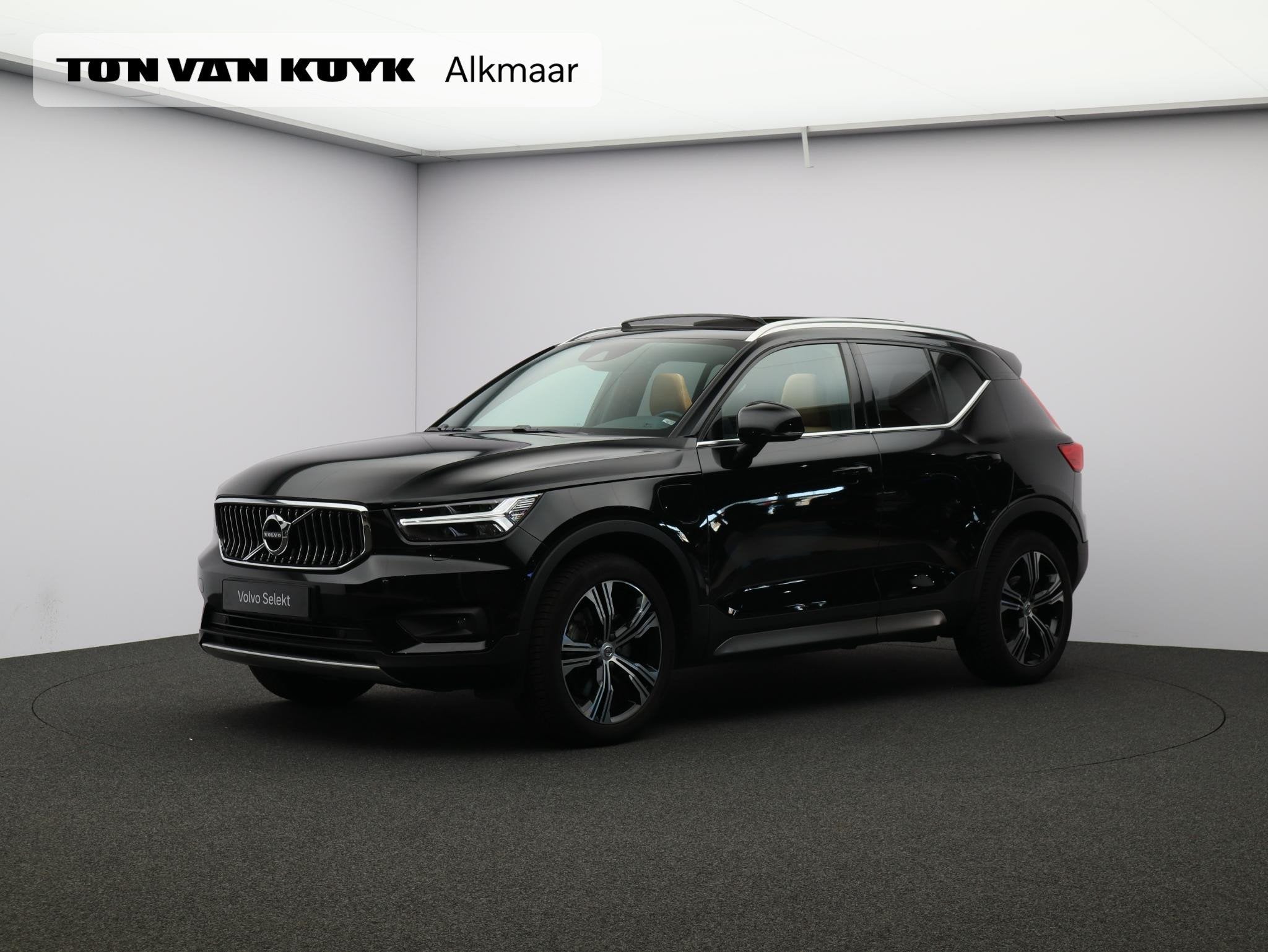Volvo XC40 T4 Recharge Inscription / Trekhaak / Pan. dak / S, Auto's, 1712 kg, Met garantie (alle), Zwart, Hybride Elektrisch/Benzine
