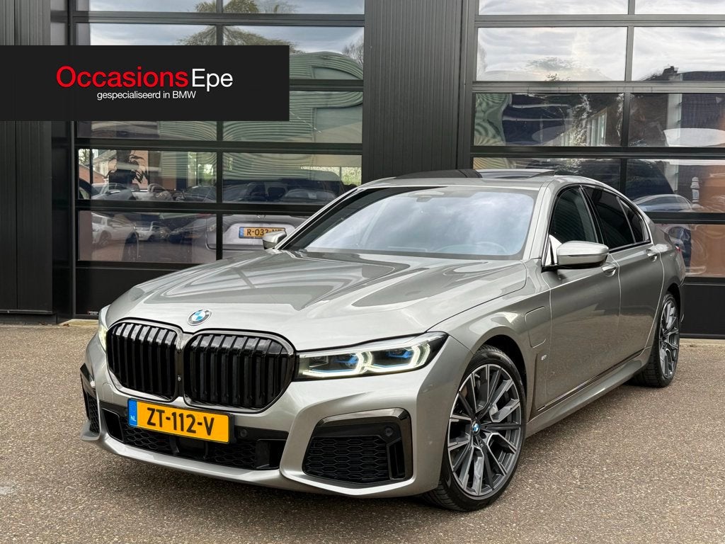 BMW 7-Serie 745e M-Sport Schuifdak Donington Grau, Auto's, Automaat, Dealer onderhouden, Achterwielaandrijving, Gebruikt