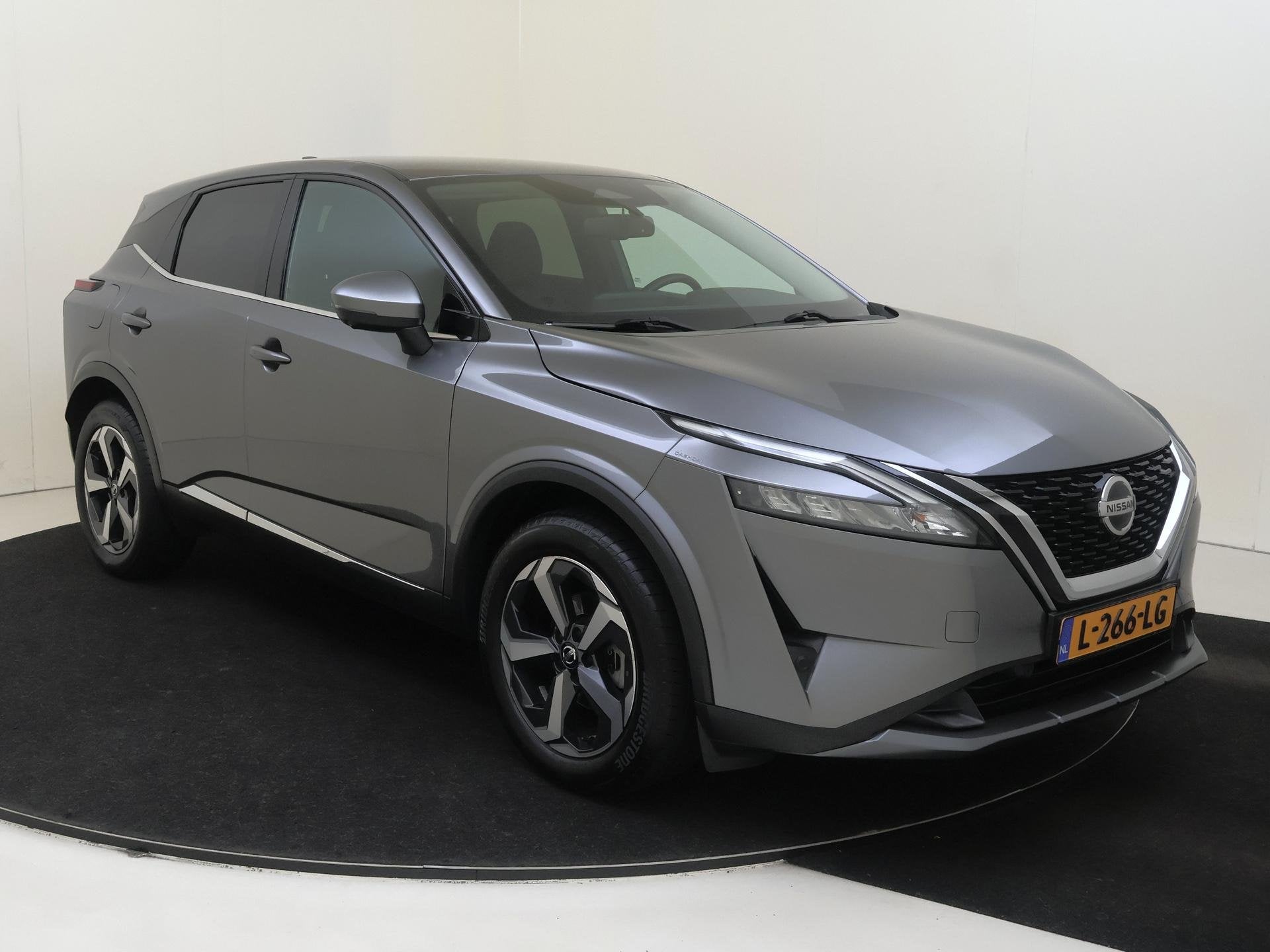 Nissan Qashqai 1.3 MHEV N-Connecta | Navigatie | Trekhaak |, Auto's, Voorwielaandrijving, 1304 kg, Stof, Gebruikt
