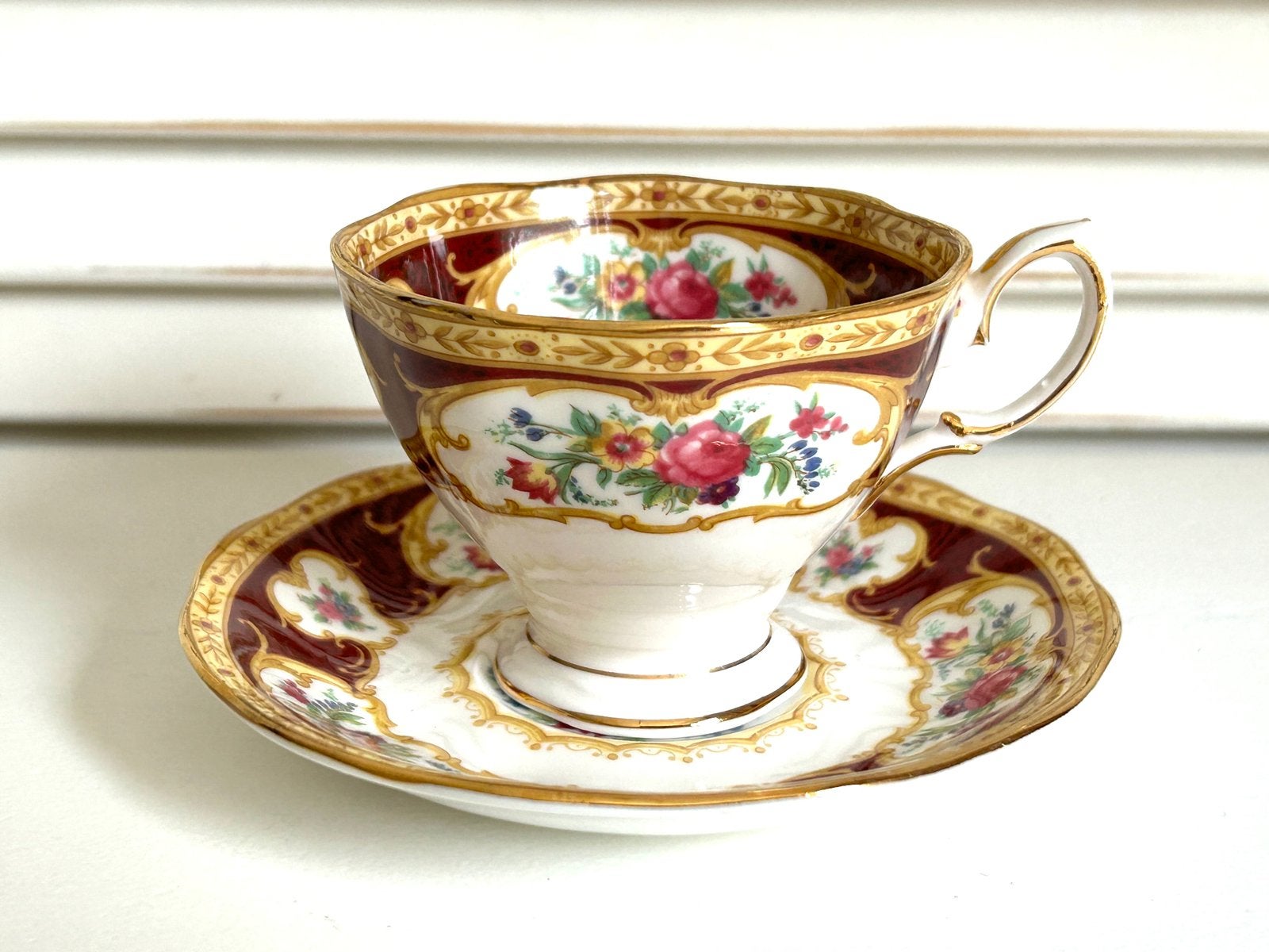 Royal Albert kop en schotel Lady Hamilton porselein, Ophalen