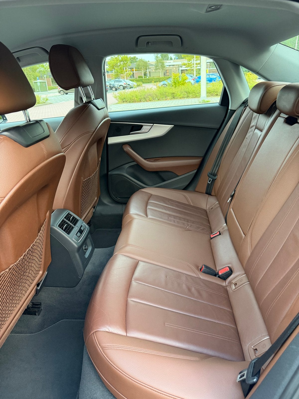 Foto 7 van Audi A4 35 Tfsi 150pk S Tronic 2019 Grijs