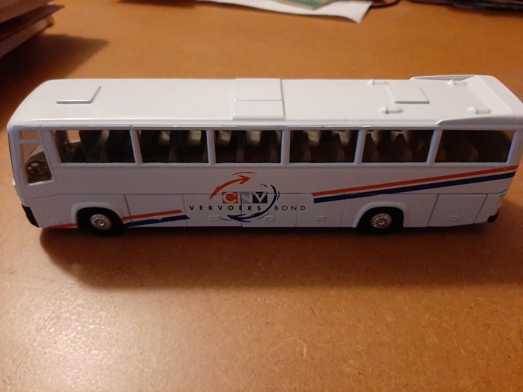 CNV Vervoersbond -Model touringcar VOLVO (24 cm), Verzamelen, Ophalen, Gebruikt, Trein, Overige typen