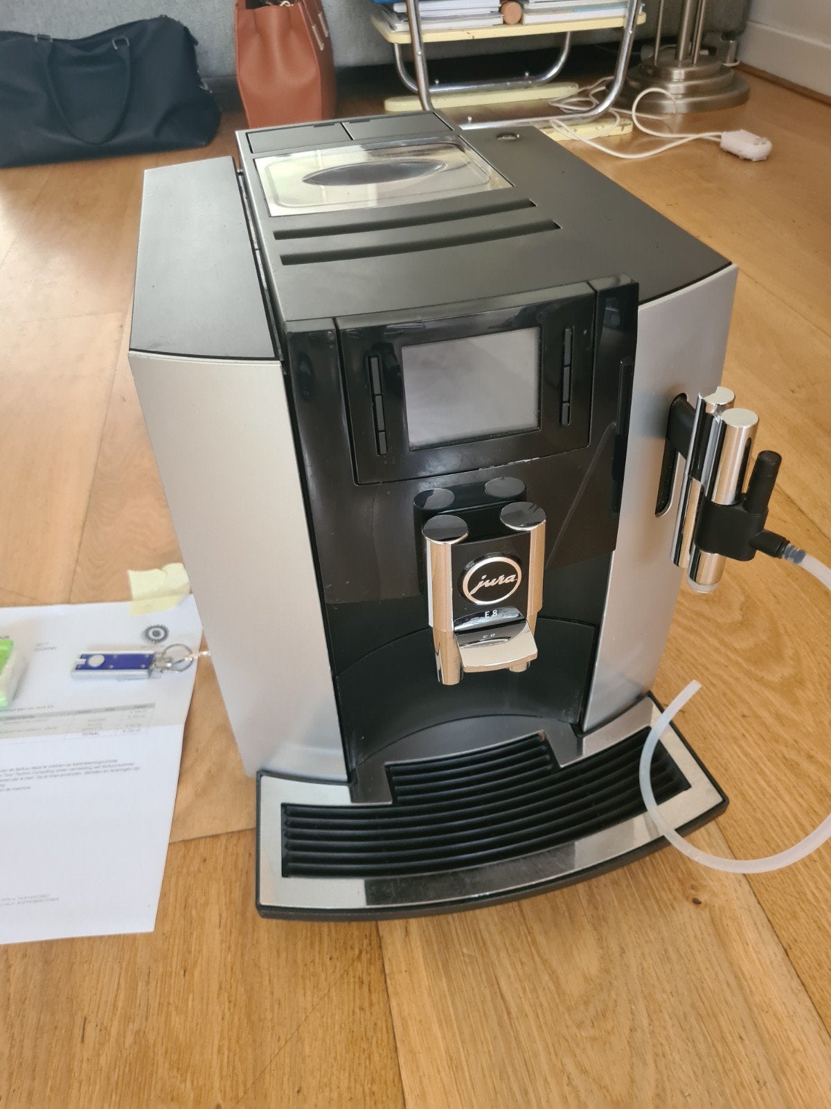 Jura E8 Koffiemachine - goed onderhouden., Witgoed en Apparatuur, Gebruikt, 10 kopjes of meer, Koffiemachine, Afneembaar waterreservoir