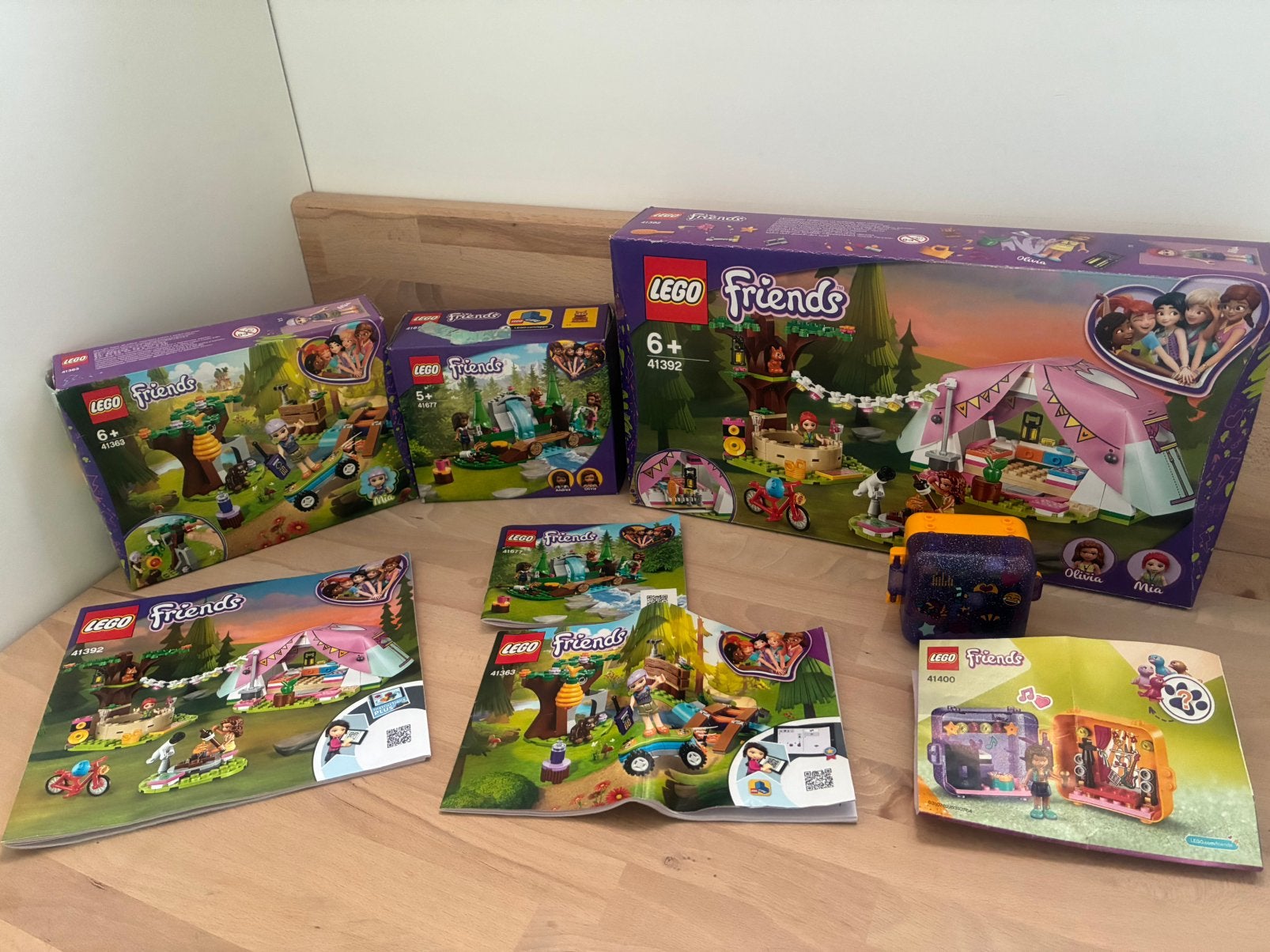 Lego friends 41363 41392 41677 41400 bos camping met doos, Ophalen of Verzenden, Zo goed als nieuw