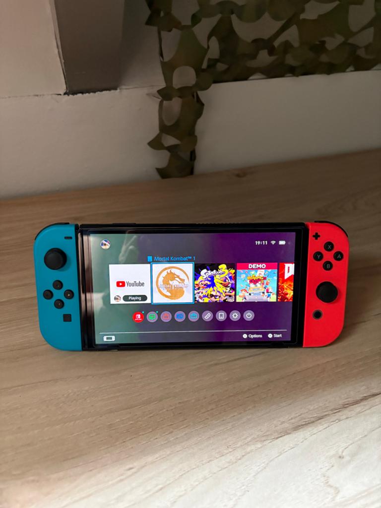Nintendo Switch OLED met Splatoon 3 en Hoes, Switch OLED, Met games, Met 2 controllers, Ophalen of Verzenden