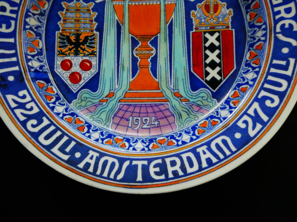 Gedenkbord Internationaal Eucharistisch Congres 1924 , Mosa, Antiek en Kunst, Ophalen of Verzenden