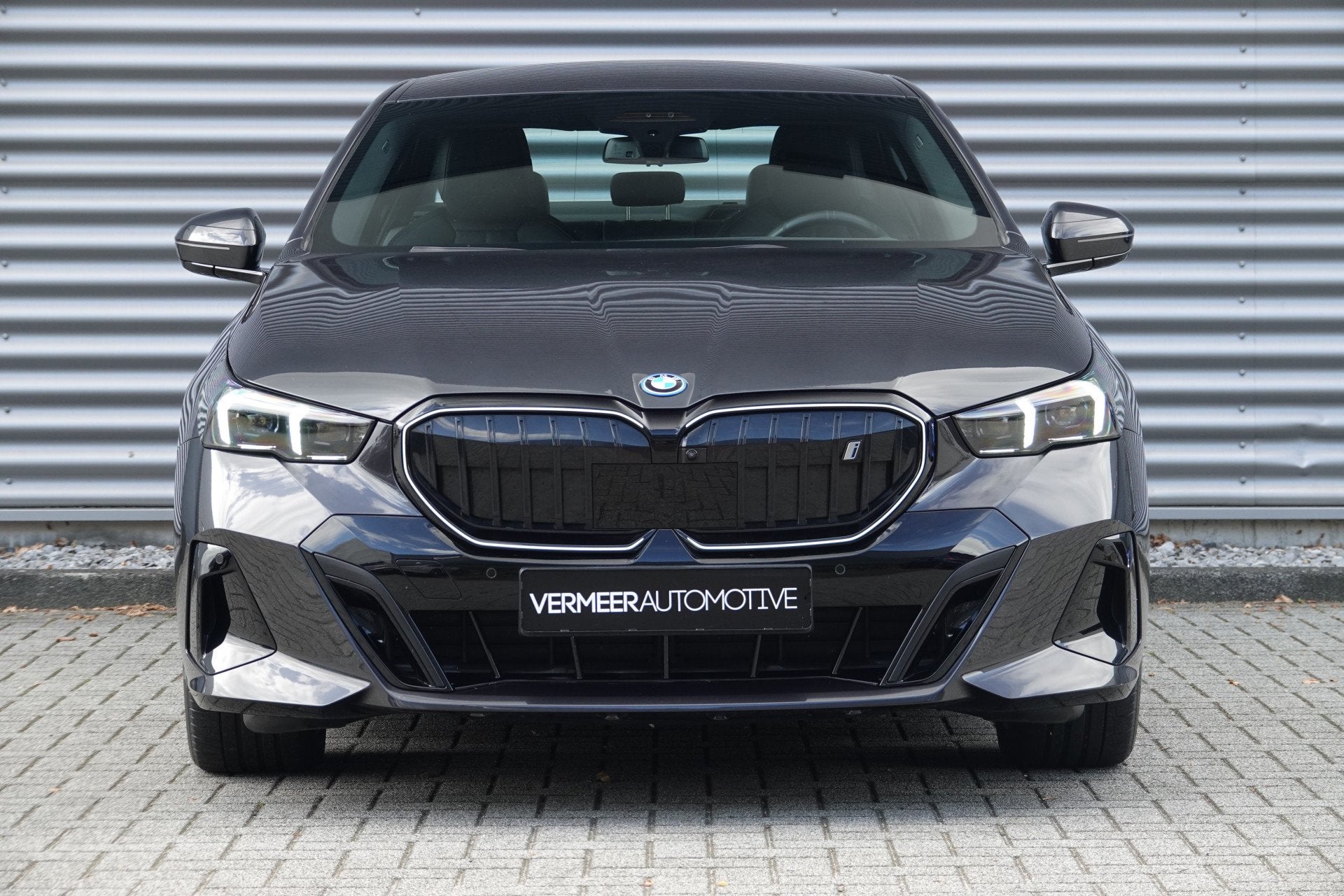 BMW i5 eDrive40 84 kWh | M Sport Pro | BTW | Leder | Black P, Auto's, Automaat, Achterwielaandrijving, Gebruikt, Zwart