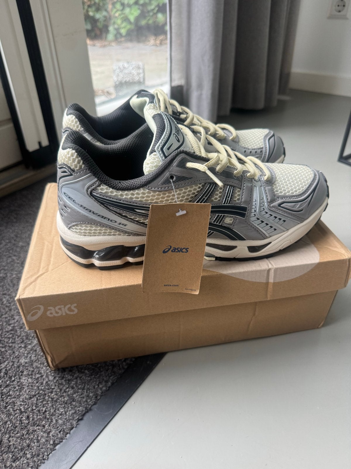 ASICS GEL-KAYANO 14 Oyster White/Staple Grey, Ophalen of Verzenden, Nieuw, Overige kleuren, Sneakers of Gympen