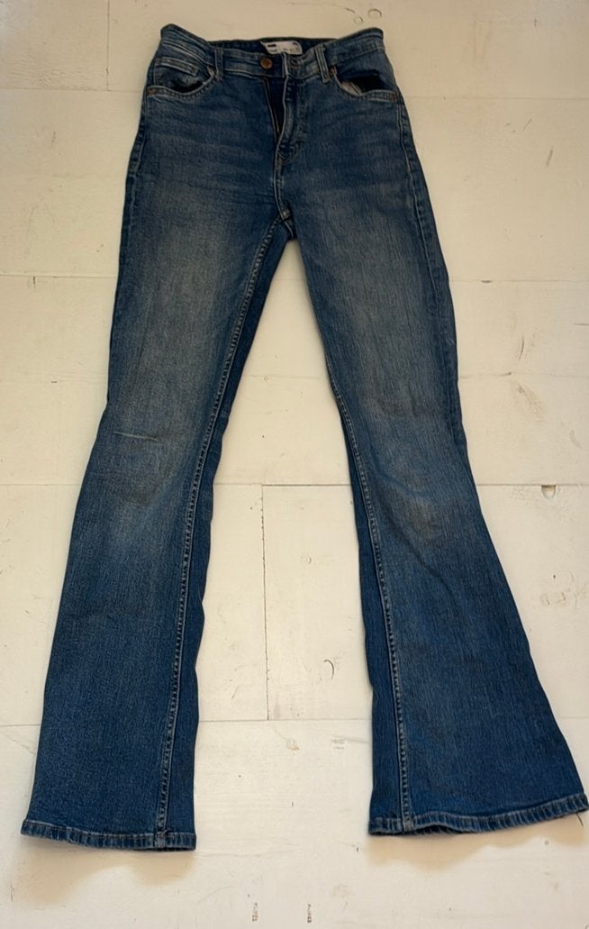 Bershka flare broek, Ophalen of Verzenden, Gedragen, Blauw, W27 (confectie 34) of kleiner