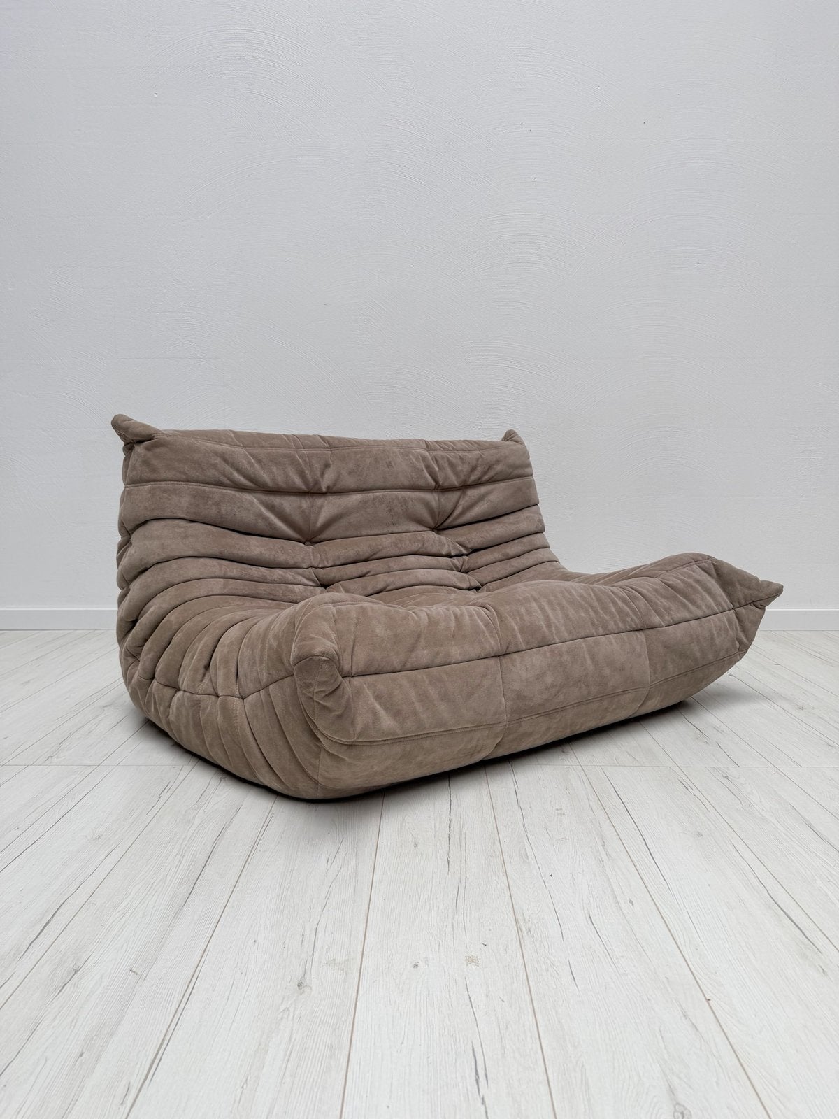 Ligne Roset Togo 2-zits Alcantara Michel Ducaroy vintage