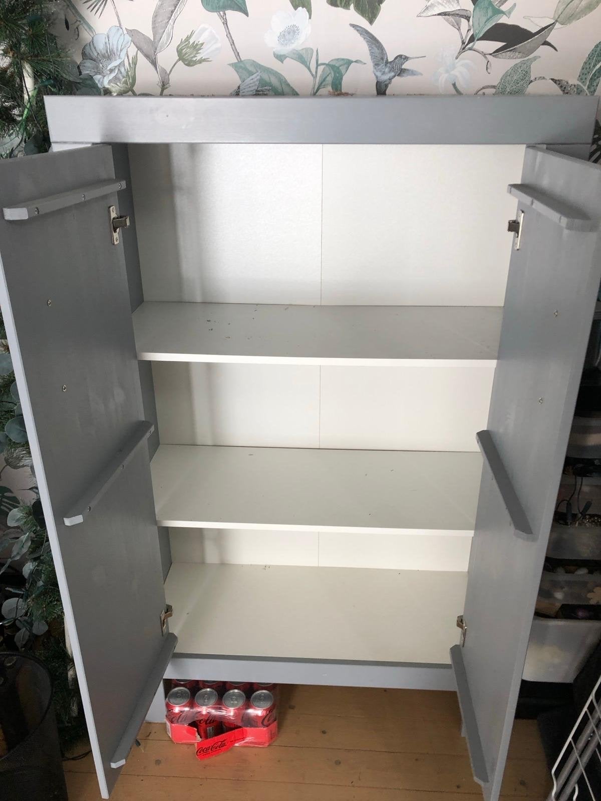 Grijze kast met planken, Ophalen, Gebruikt