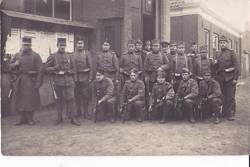 Fotokaart. Aagtekerke.  Militairen 1914/18. (No 1), Ophalen of Verzenden, Voor 1920, Ongelopen, Zeeland