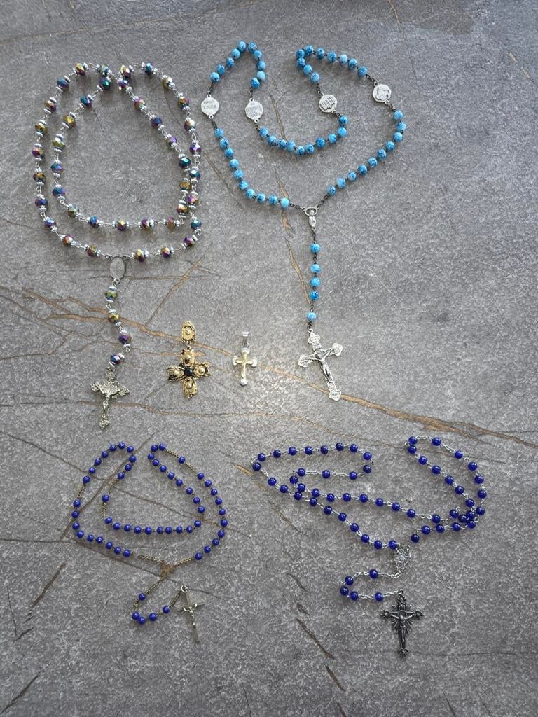 Kettingen met Jezus kruis en losse kruisen, Sieraden, Tassen en Uiterlijk, Kettingen, Gebruikt, Overige kleuren, Ophalen of Verzenden