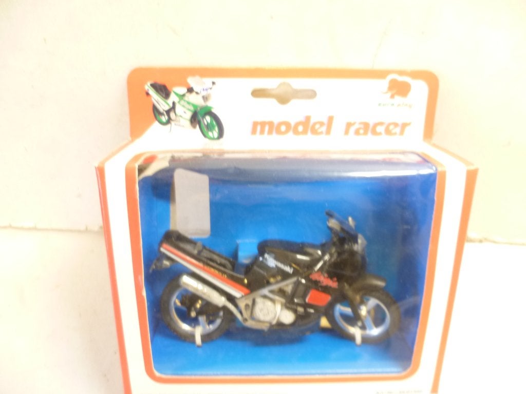 Model Racer Kawasaki Ninja met standaard in doos 1:18, Ophalen of Verzenden, Nieuw, Motor, Overige merken