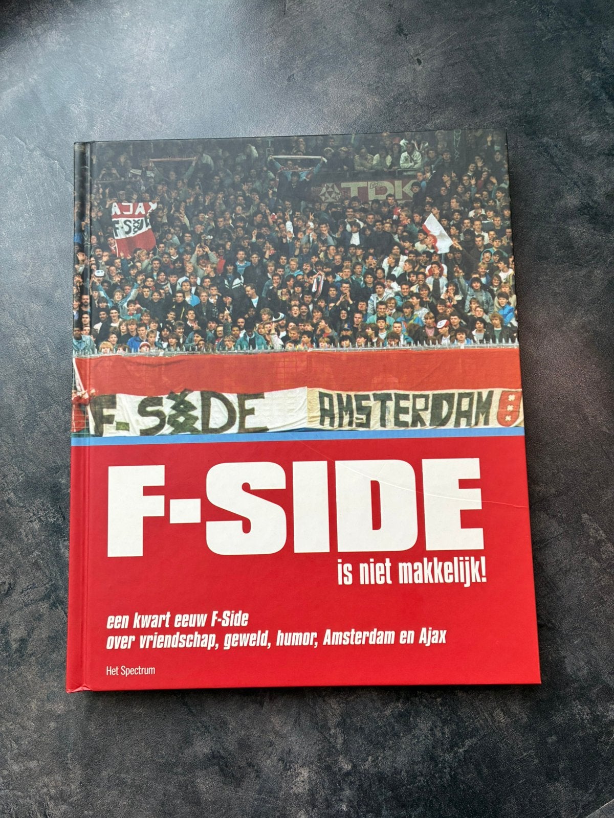 F-SIDE is niet makkelijk!, Ophalen of Verzenden, Zo goed als nieuw