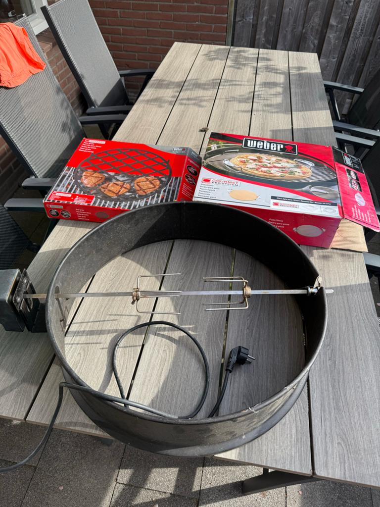 Weber BBQ accessoires: Stobbenrooster, pizzasteen, spit, Tuin en Terras, Barbecue-accessoires, Ophalen of Verzenden, Gebruikt