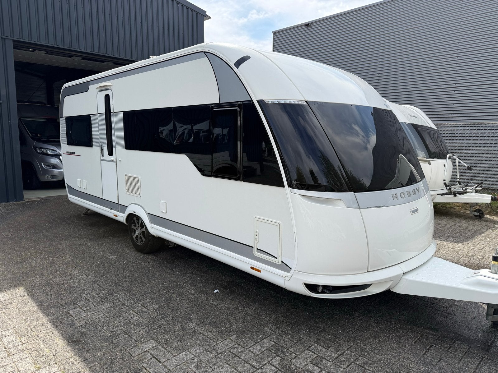 Hobby 540 UFE Premium 2013 met mover en voortent, Rondzit, Hobby, Frans bed, Schokbreker