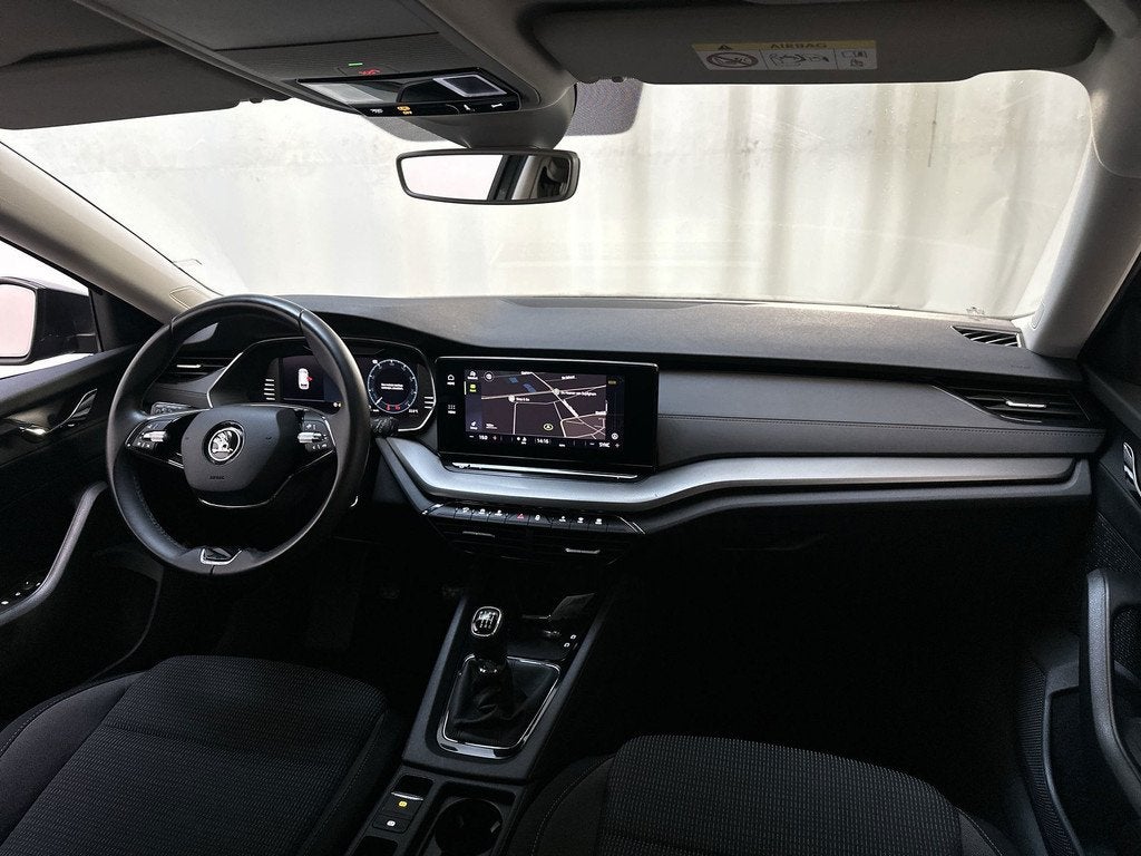 Skoda Octavia Combi 1.0 TSI 110pk Business Edition Navigatie, Auto's, Skoda, Stof, Gebruikt, Met garantie (alle), Origineel Nederlands