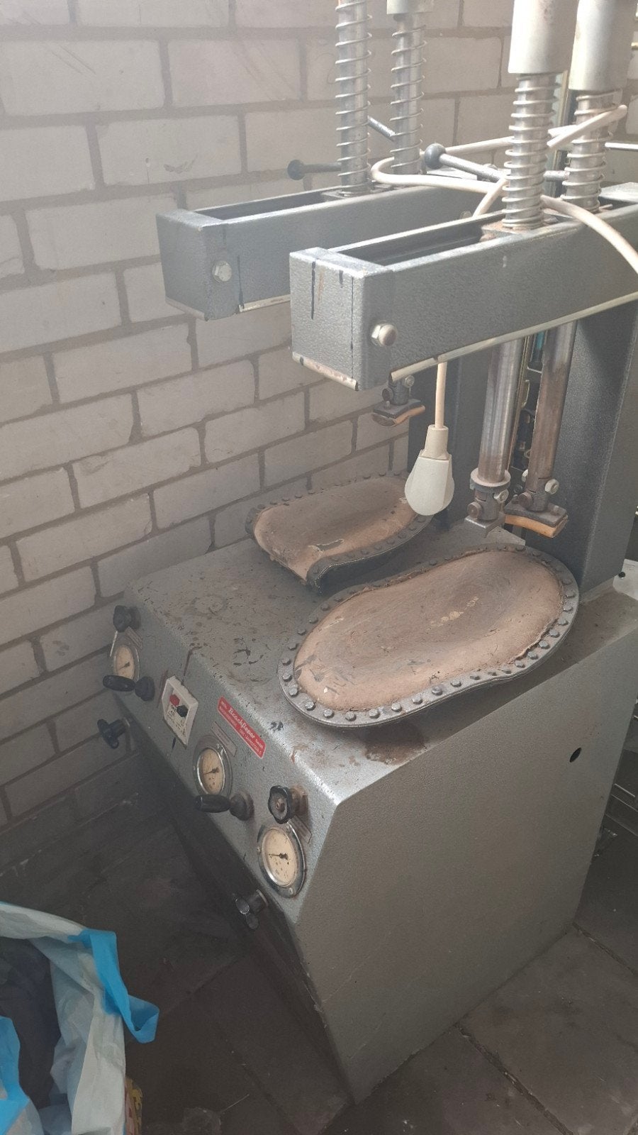 Brocksieper Dubbele Pers met Compressor 380V, Ophalen of Verzenden