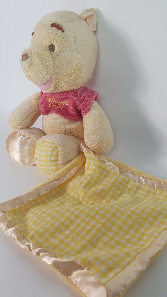 Winnie de Poeh knuffel met tutdoek. 30cm. 8B9, Tweedehands verkoop, Tweedehands verkoop, Gebruikt, Beer