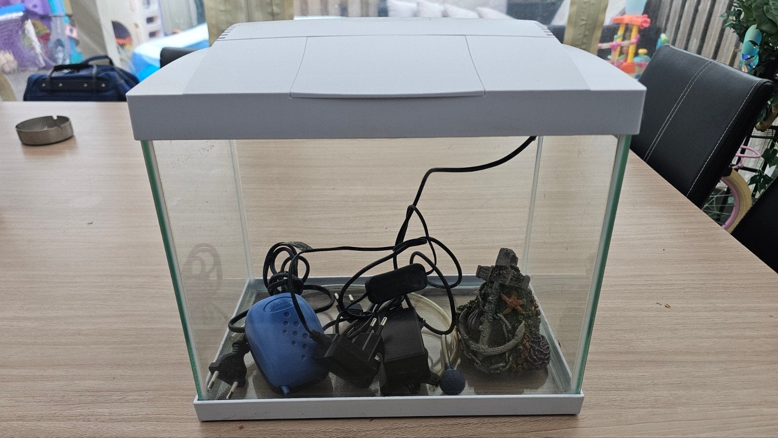 Aquarium met zuurstof pomp, Dieren en Toebehoren, Vissen | Aquaria en Toebehoren, Ophalen, Zo goed als nieuw, Leeg aquarium