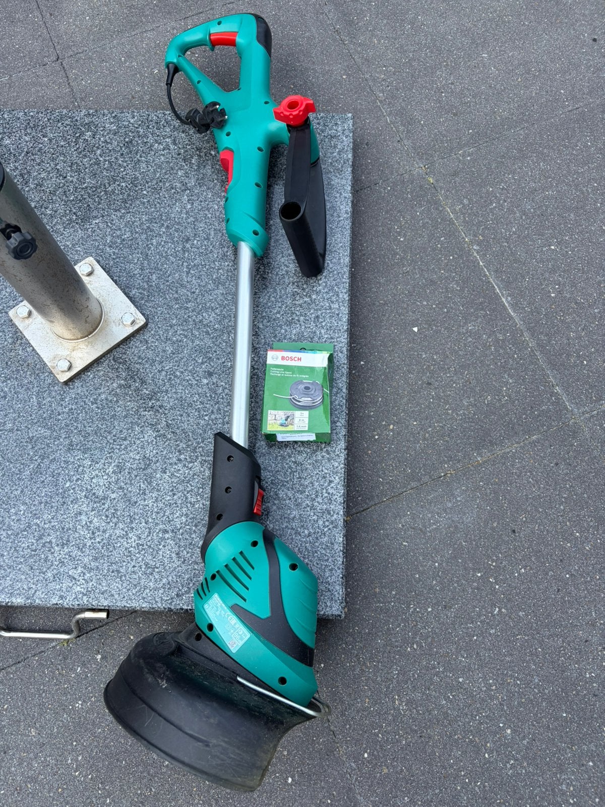 Bosch elektrische trimmer ART 24 - 400W 24cm, Ophalen of Verzenden, Zo goed als nieuw, 30 tot 50 cm, Elektrisch