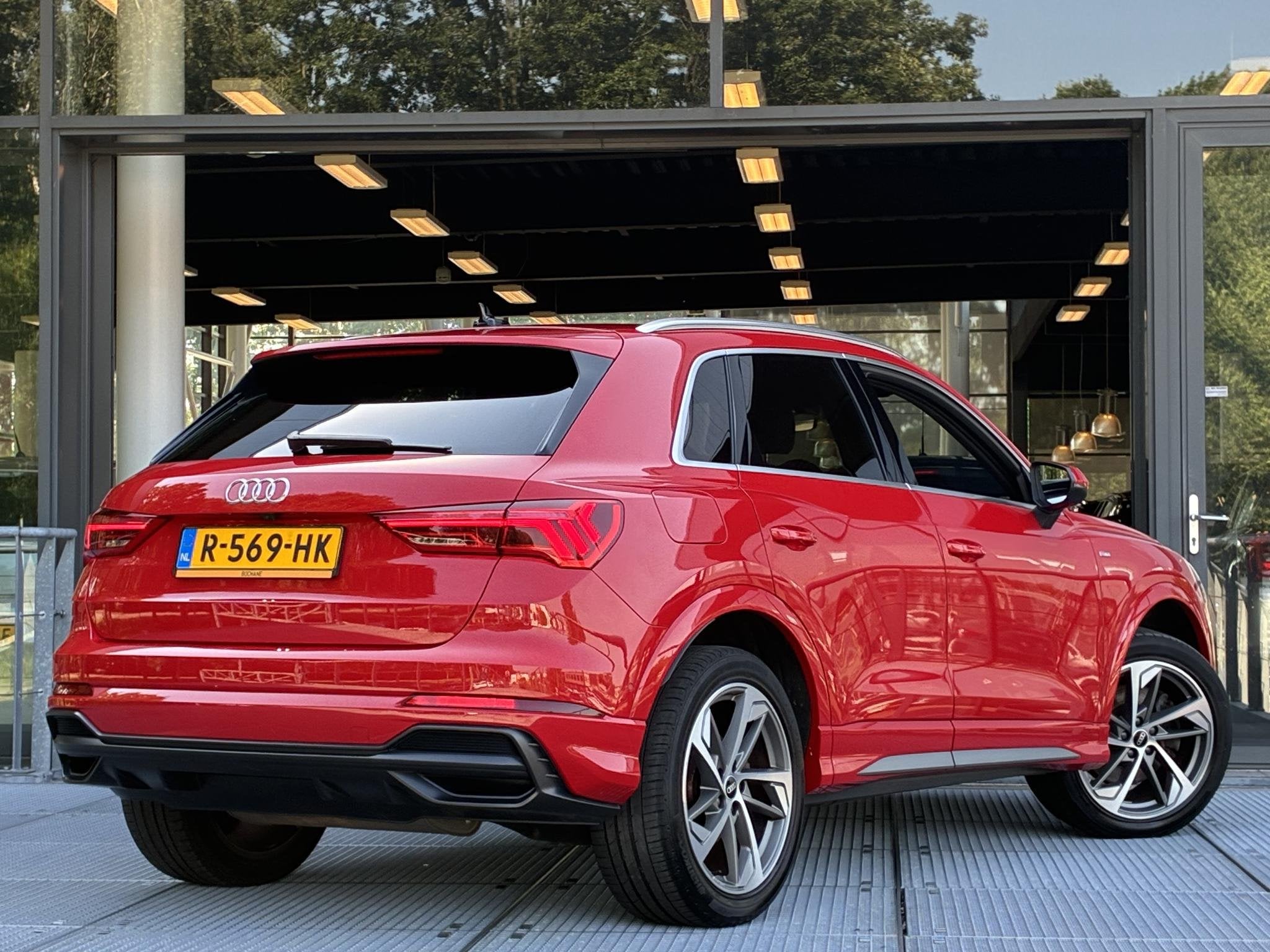 Audi Q3 45 TFSI e S edition | S-line | Memory | 360 Camera, Gebruikt, Hybride Elektrisch/Benzine, 13 kWh, SUV of Terreinwagen