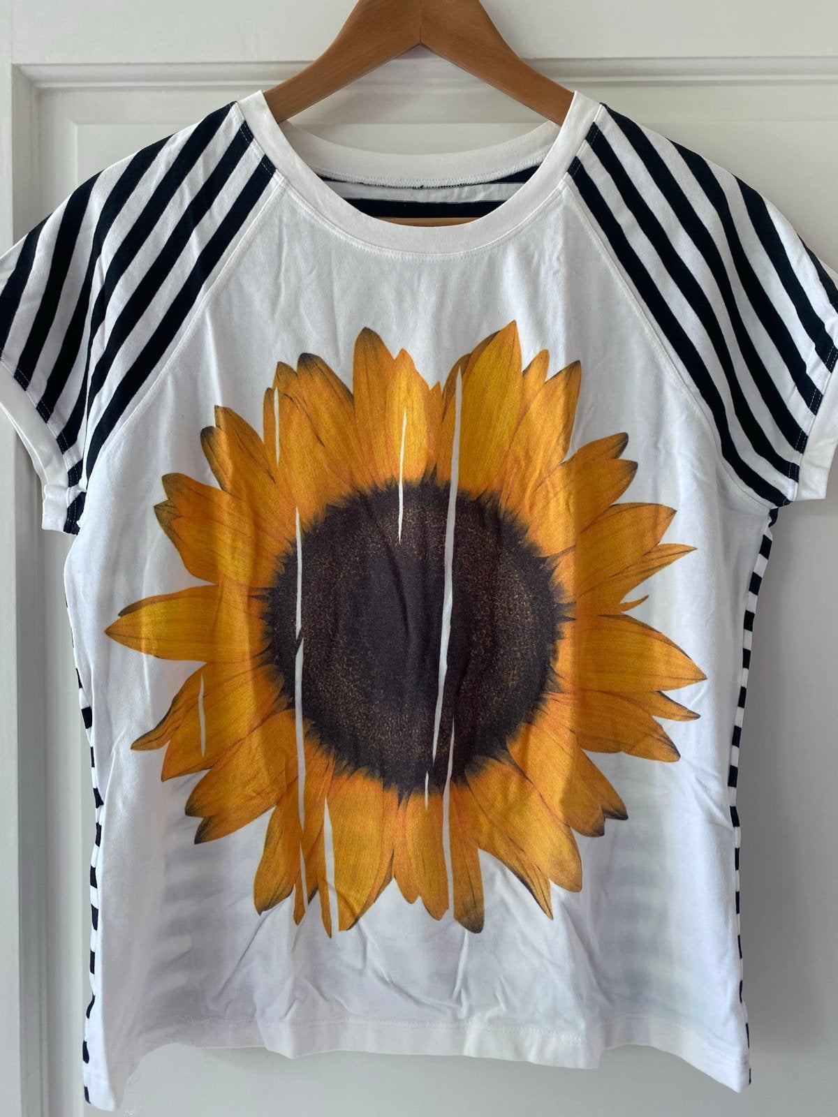 Marc Cain T-shirt met zonnebloemprint en strepen, Kleding | Dames, T-shirts, Maat 38/40 (M), Wit, Ophalen of Verzenden, Korte mouw