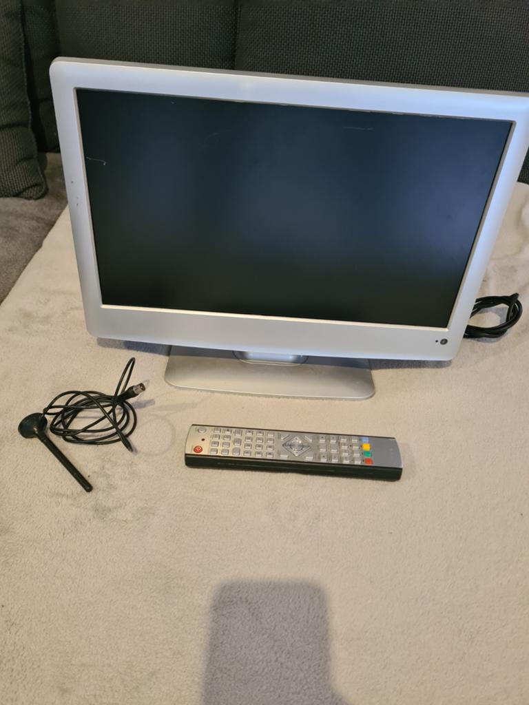 Tevion 18.5" LCD TV met DVD & DVB tuner en antenne, Ophalen of Verzenden, Zo goed als nieuw