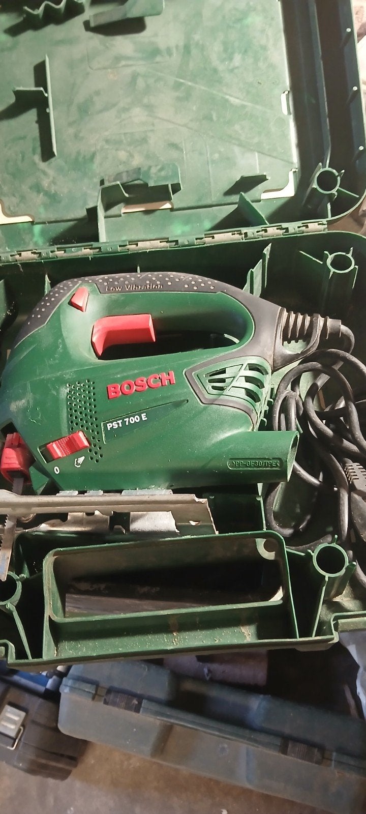 Bosch PST 700 E decoupeerzaag in koffer, Ophalen