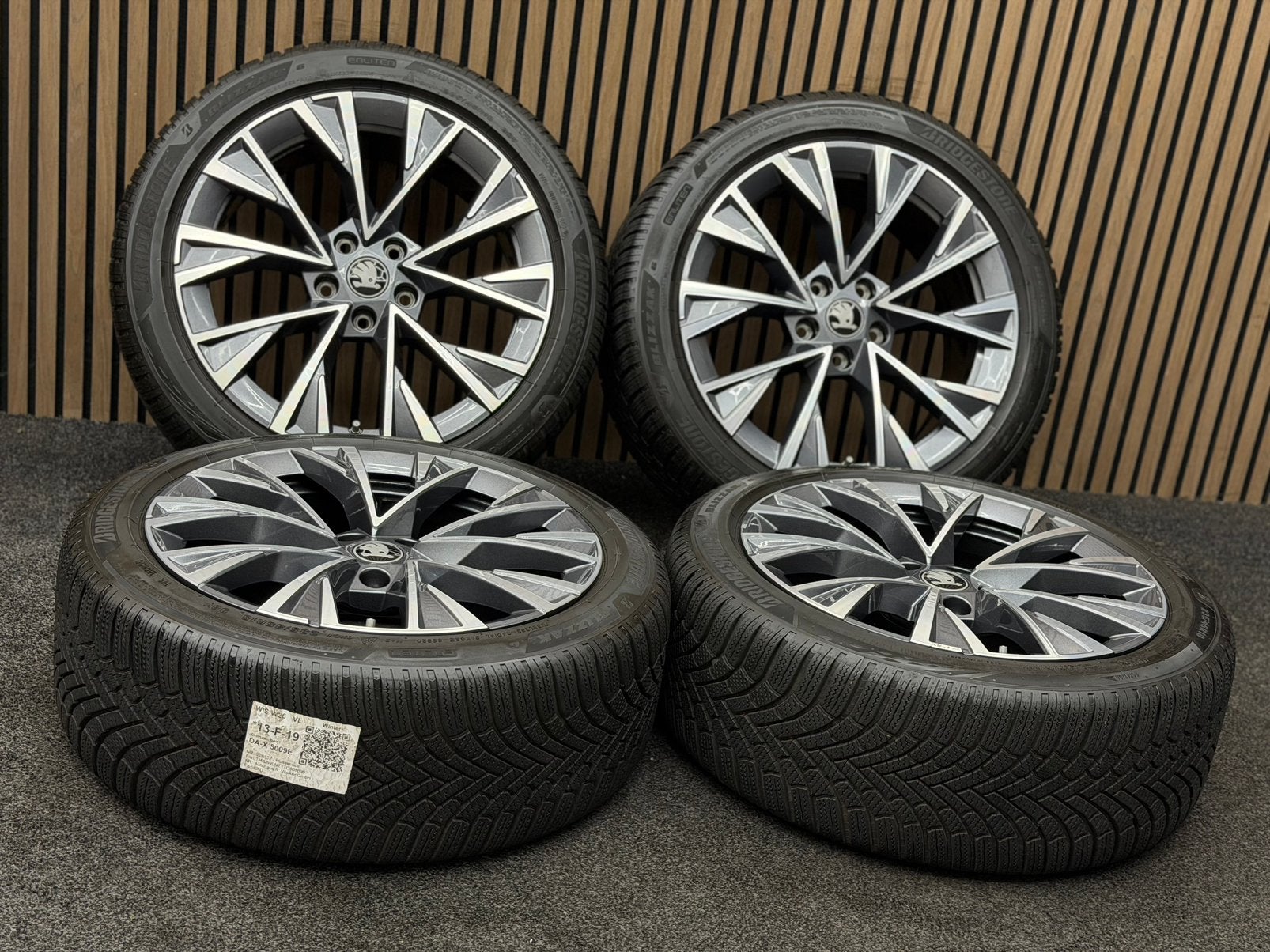 Originele 18 inch Skoda Superb Dofida 5x112 Bridgestone 2025, Auto-onderdelen, Ophalen, 18 inch, ., Banden en Velgen