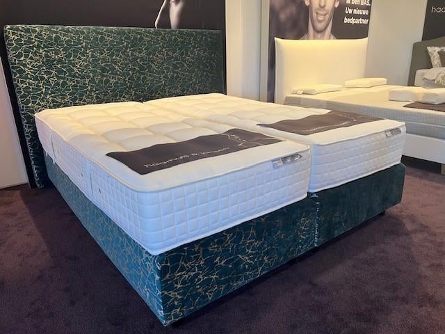 Nieuwe boxspring in luxe groen /goud stof, Huis en Inrichting, Slaapkamer | Boxsprings, 210 cm, Nvt, 180 cm, Nvt