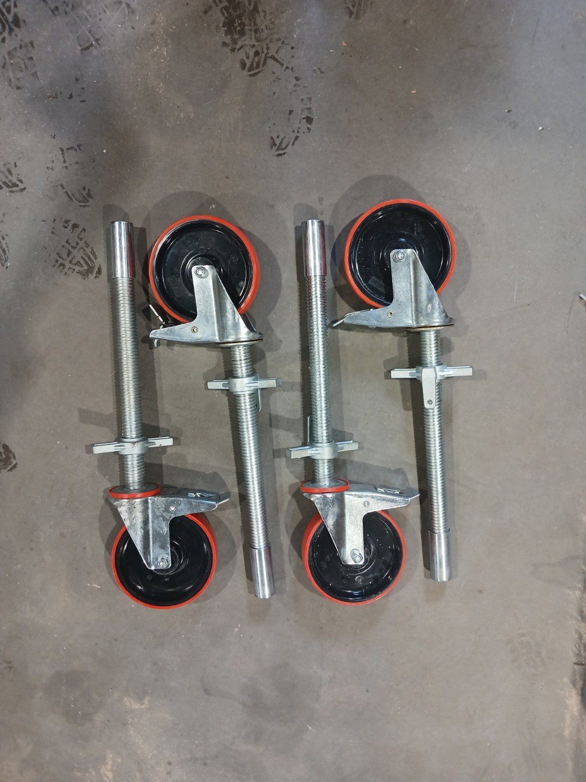 4 steigerwielen met spindel, Doe-het-zelf en Verbouw, Ophalen, Rolsteiger of Kamersteiger, Minder dan 2 meter
